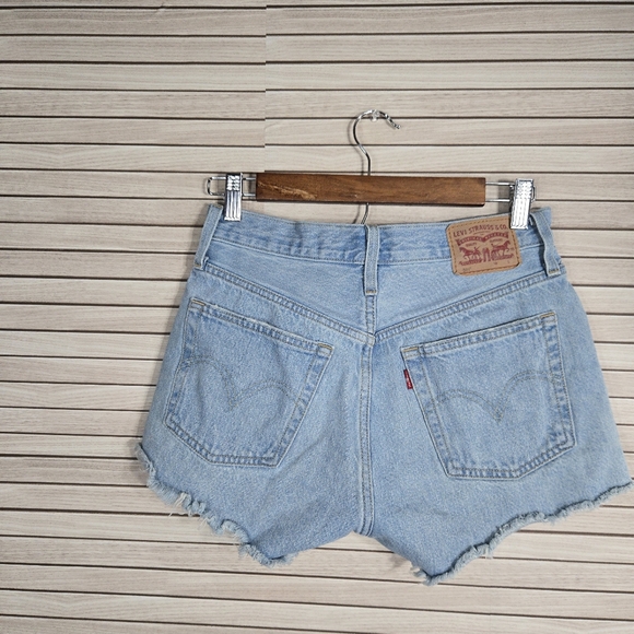 Levi's cut off jean shorts - Picture 8 of 13